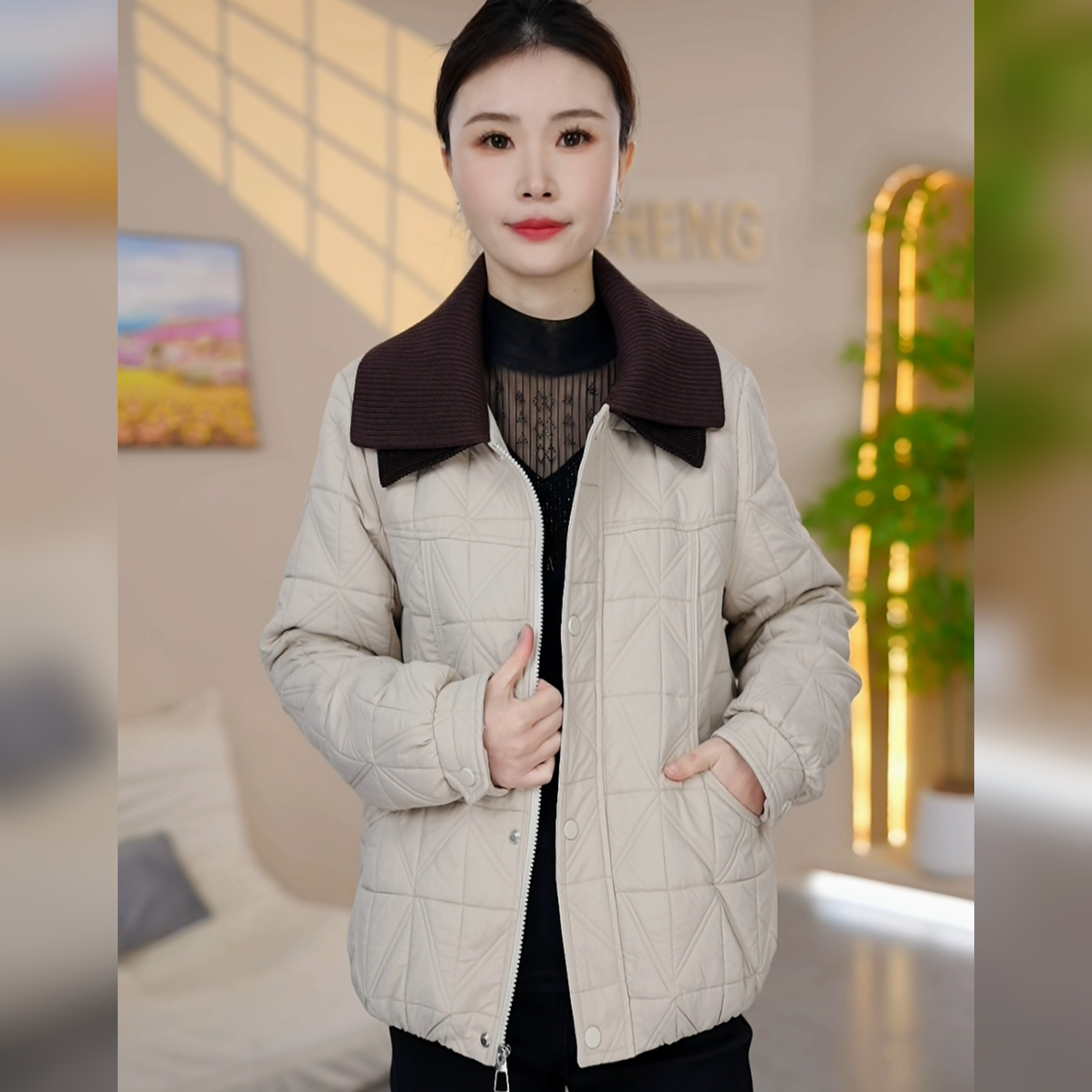 冬季新款2025年短款女士韩版时尚加厚款上衣女冬季长袖棉服短外套