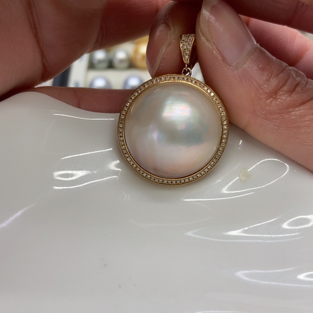 拼合珍珠（马贝珠）吊坠(不含链)18K金镶嵌