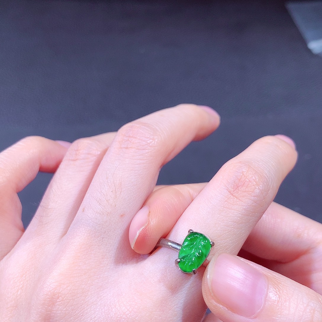 未镶嵌戒指翡翠翡翠