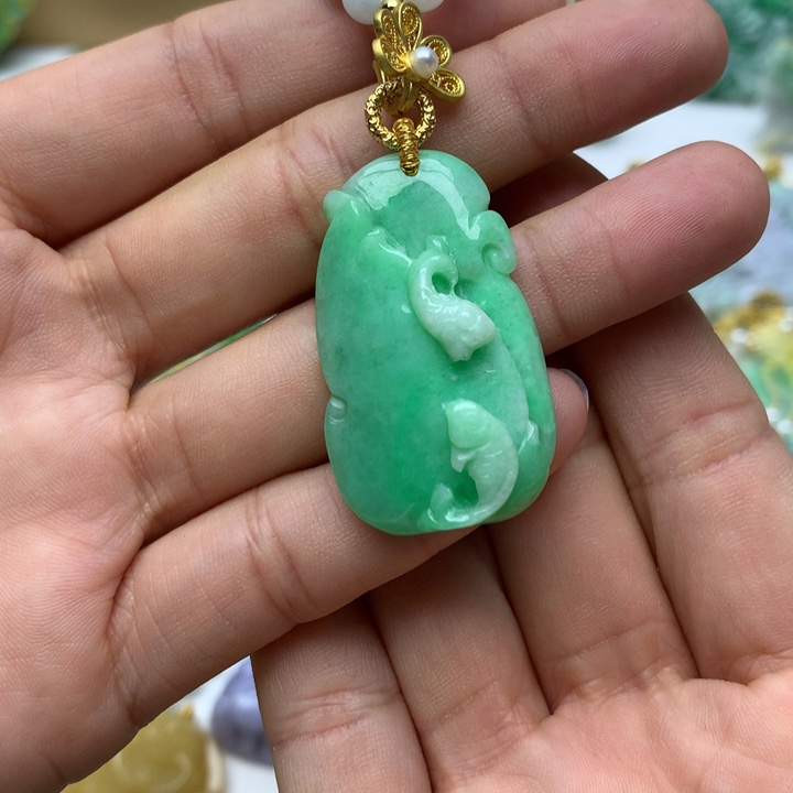 翡翠颈饰未镶嵌翡翠