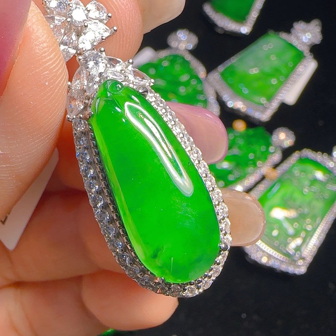 翡翠吊坠(赠链)银S925镶嵌