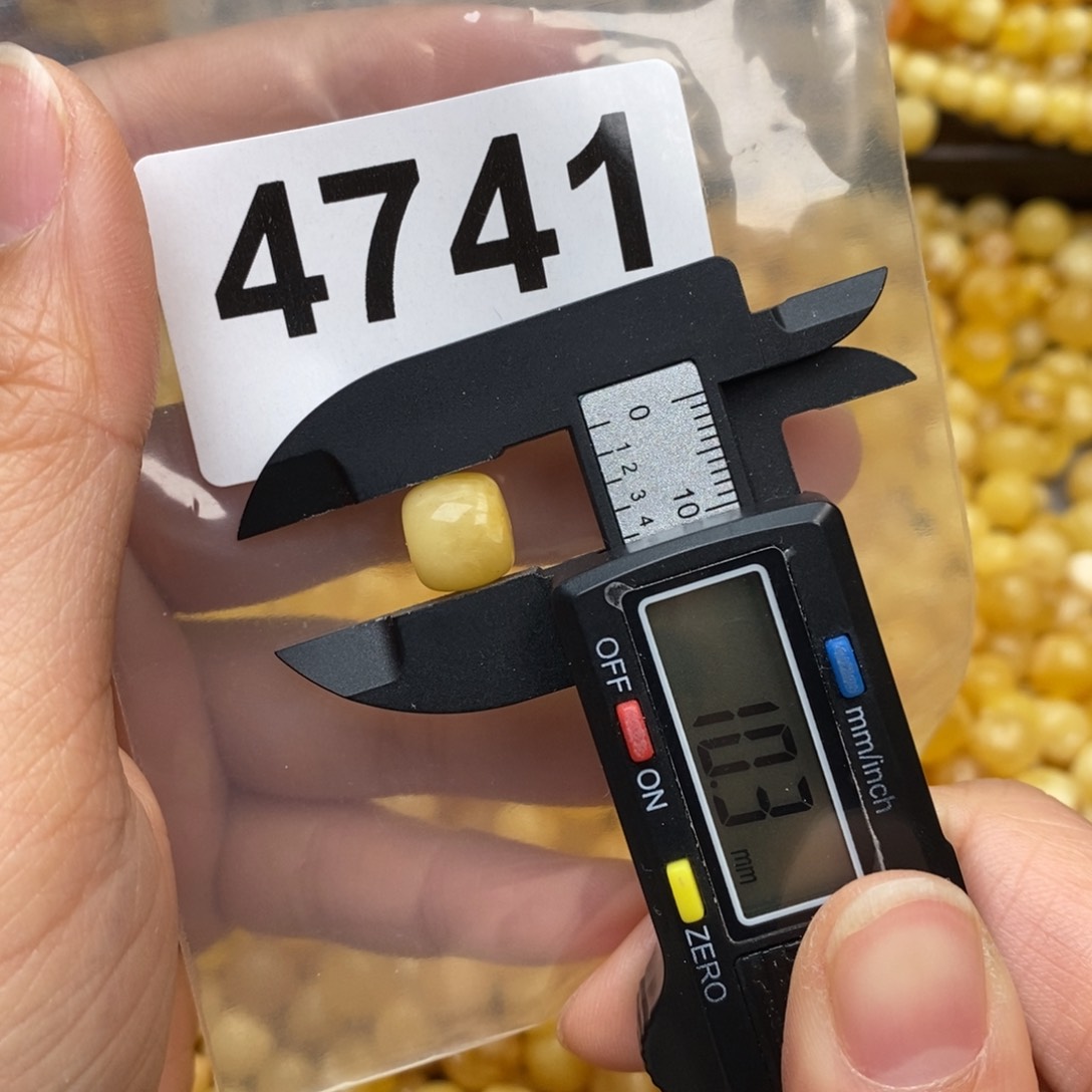 蜜蜡珠宝奇石未镶嵌