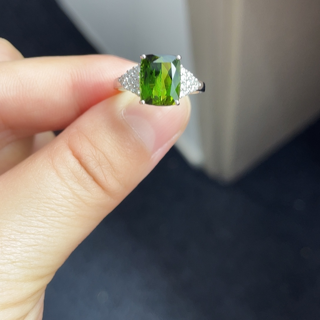 碧玺戒指18K金镶嵌绿碧玺