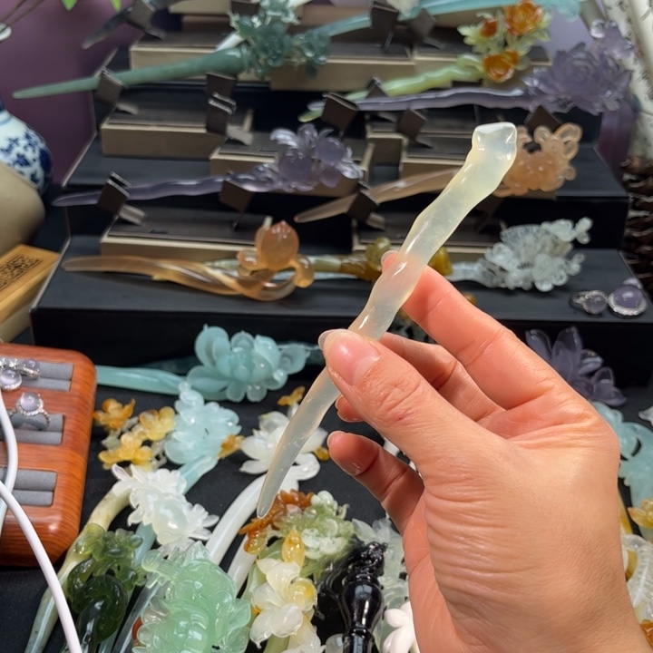 蛇纹石玉未镶嵌发饰