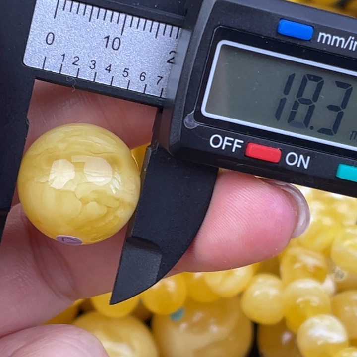 蜜蜡未镶嵌裸石327