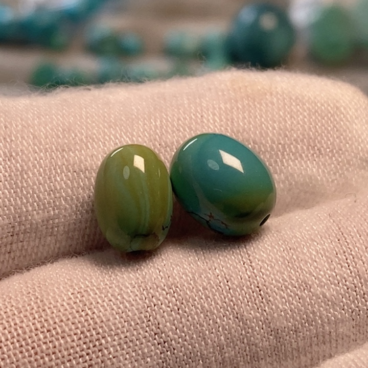 哎****绿松石未镶嵌珠宝奇石