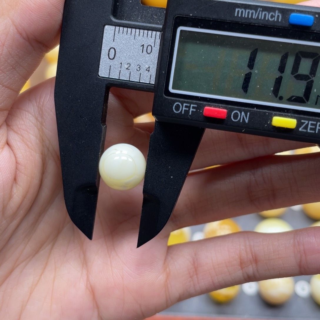 未镶嵌琥珀珠宝奇石