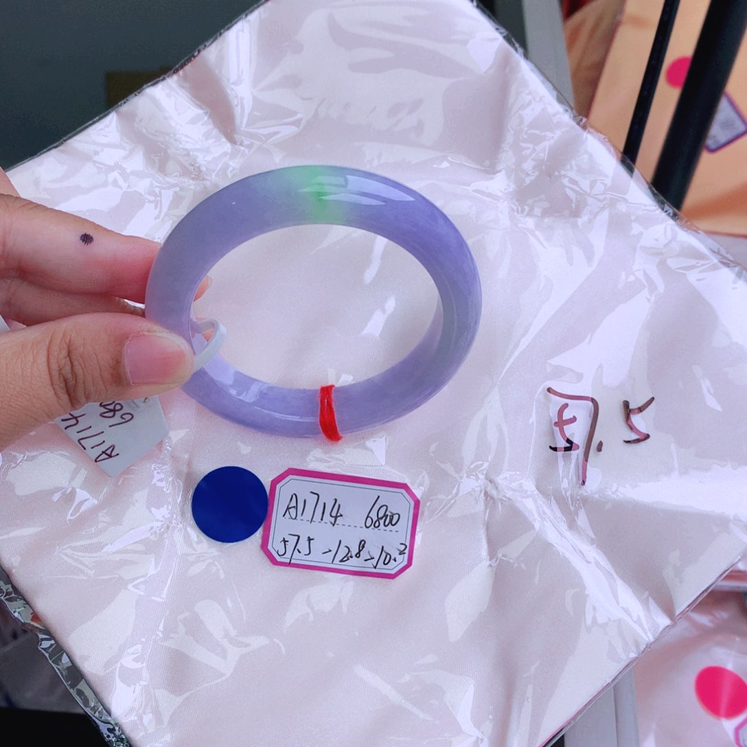 翡翠手镯未镶嵌缅甸翡翠