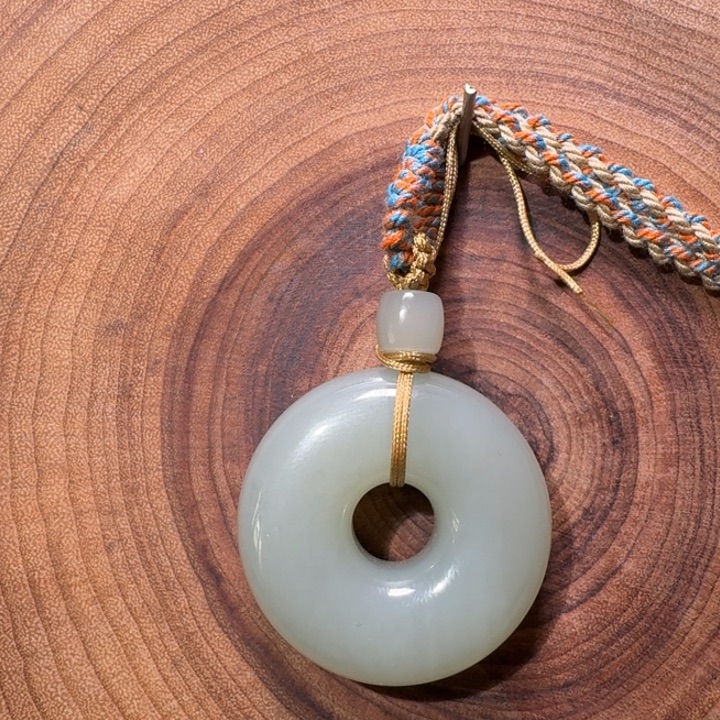 *****和田玉未镶嵌颈饰