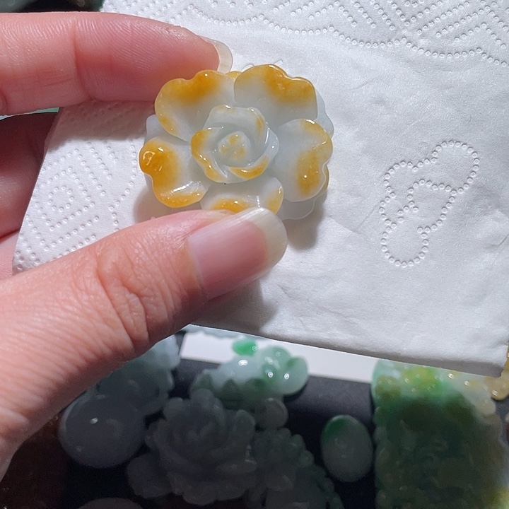 颈饰未镶嵌翡翠天