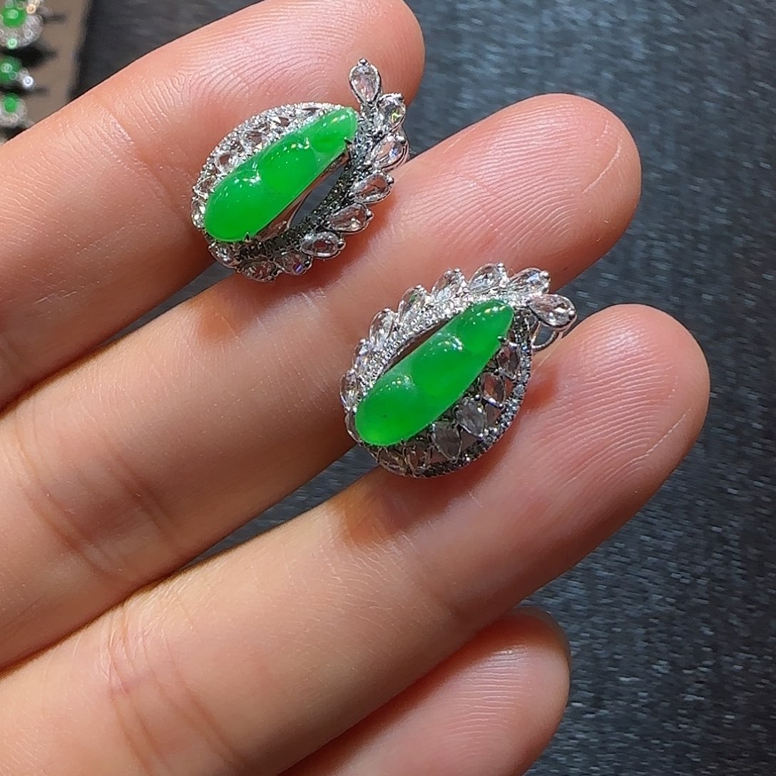 翡翠18K金镶嵌耳饰福豆耳包