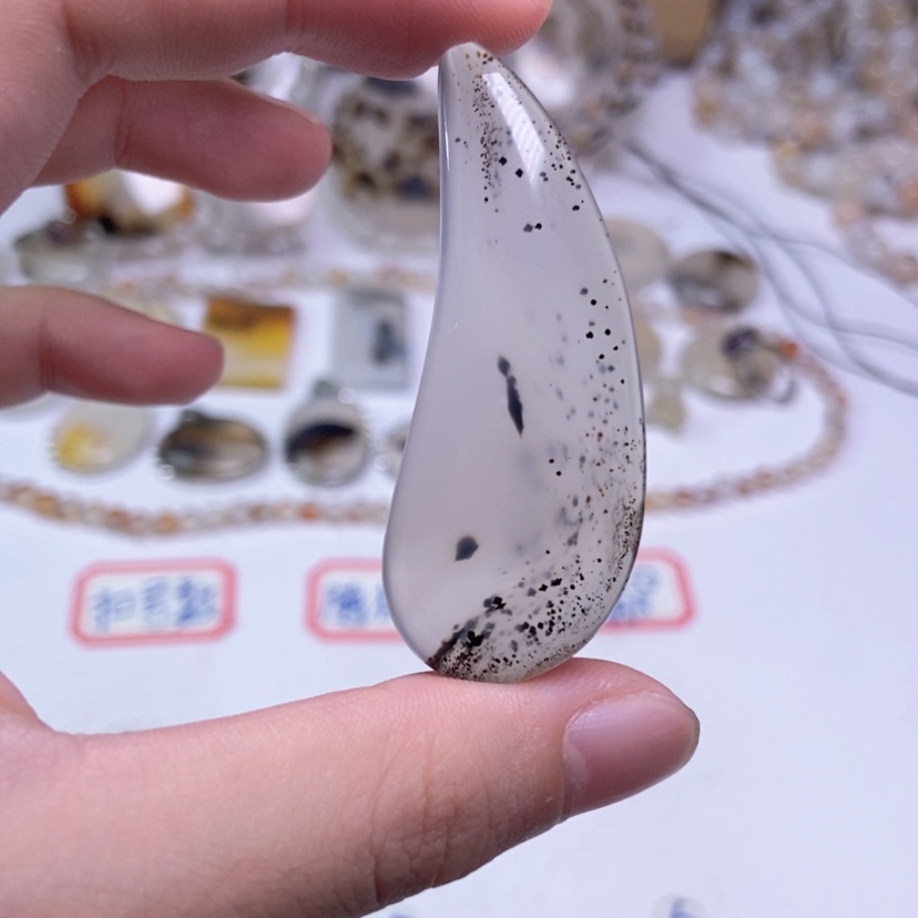 【闪购商品】玛瑙/玉髓颈饰合金鑫*