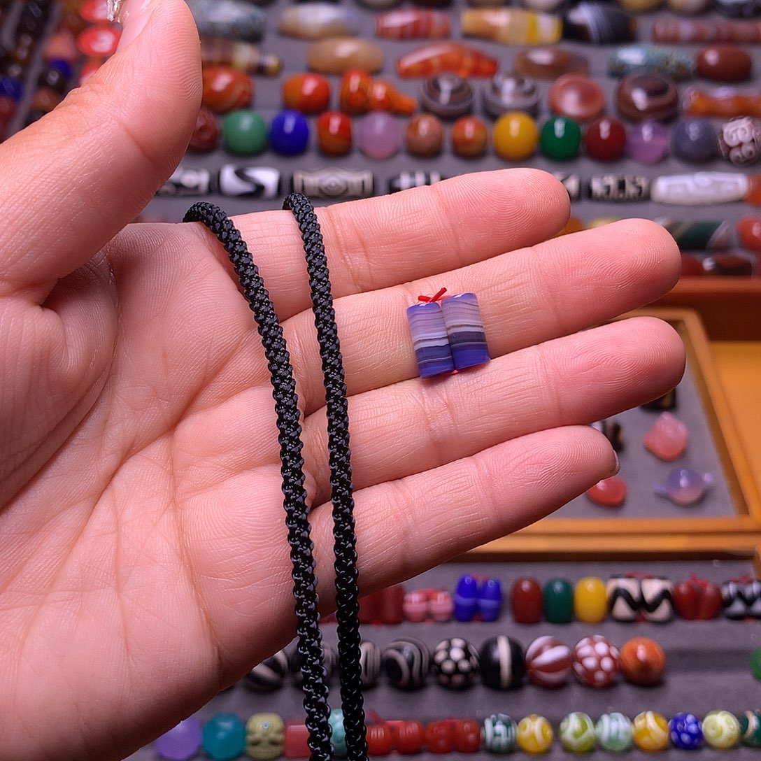 ****）玛瑙/玉髓未镶嵌颈饰