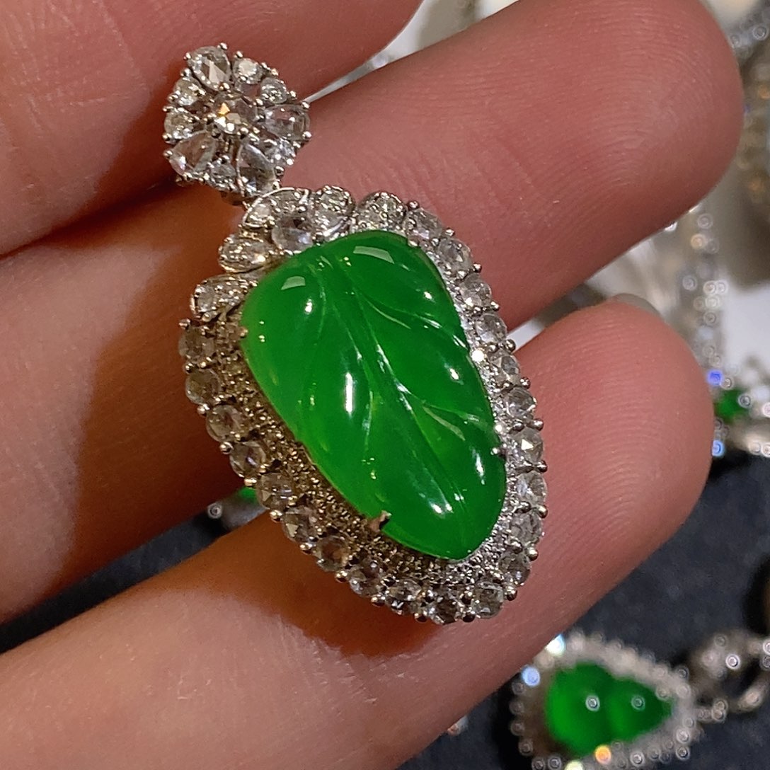 翡翠颈饰18K金镶嵌天然缅甸A货翡翠