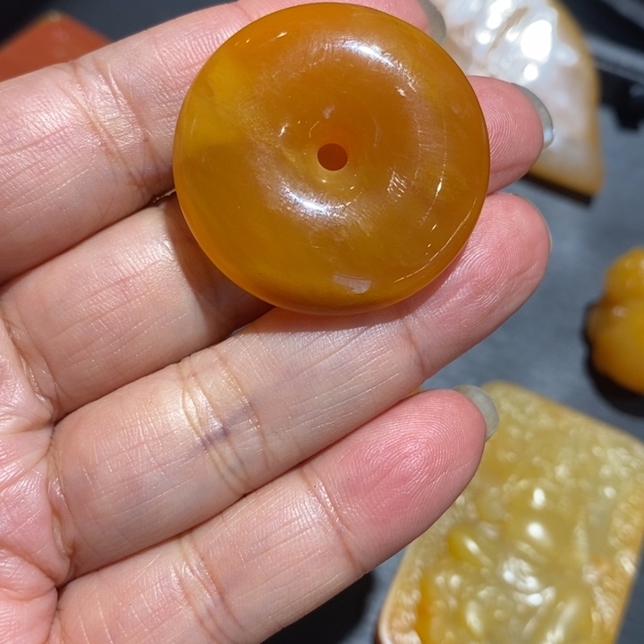 石英质玉（黄龙玉）未镶嵌挂件