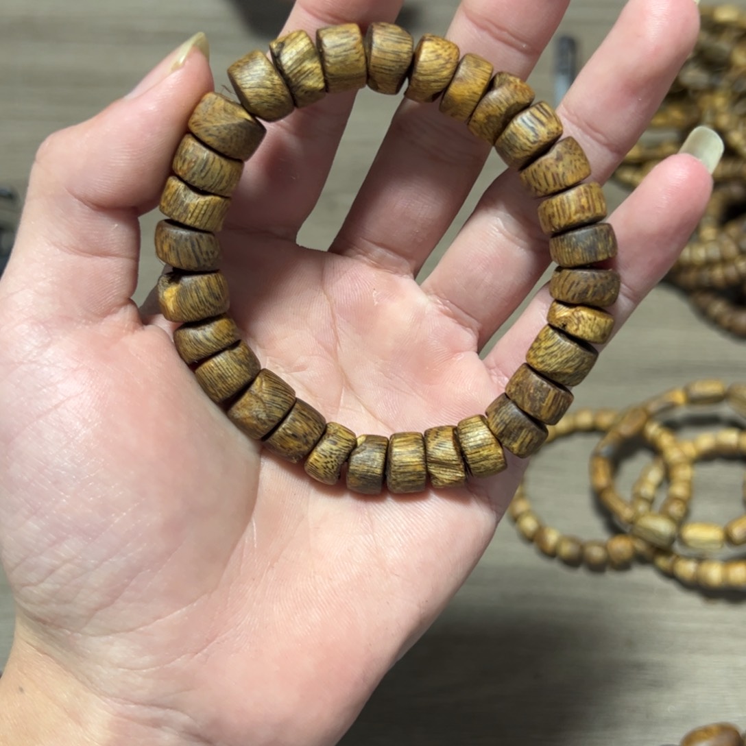 沉香木手串金莎叶片珠14.3克