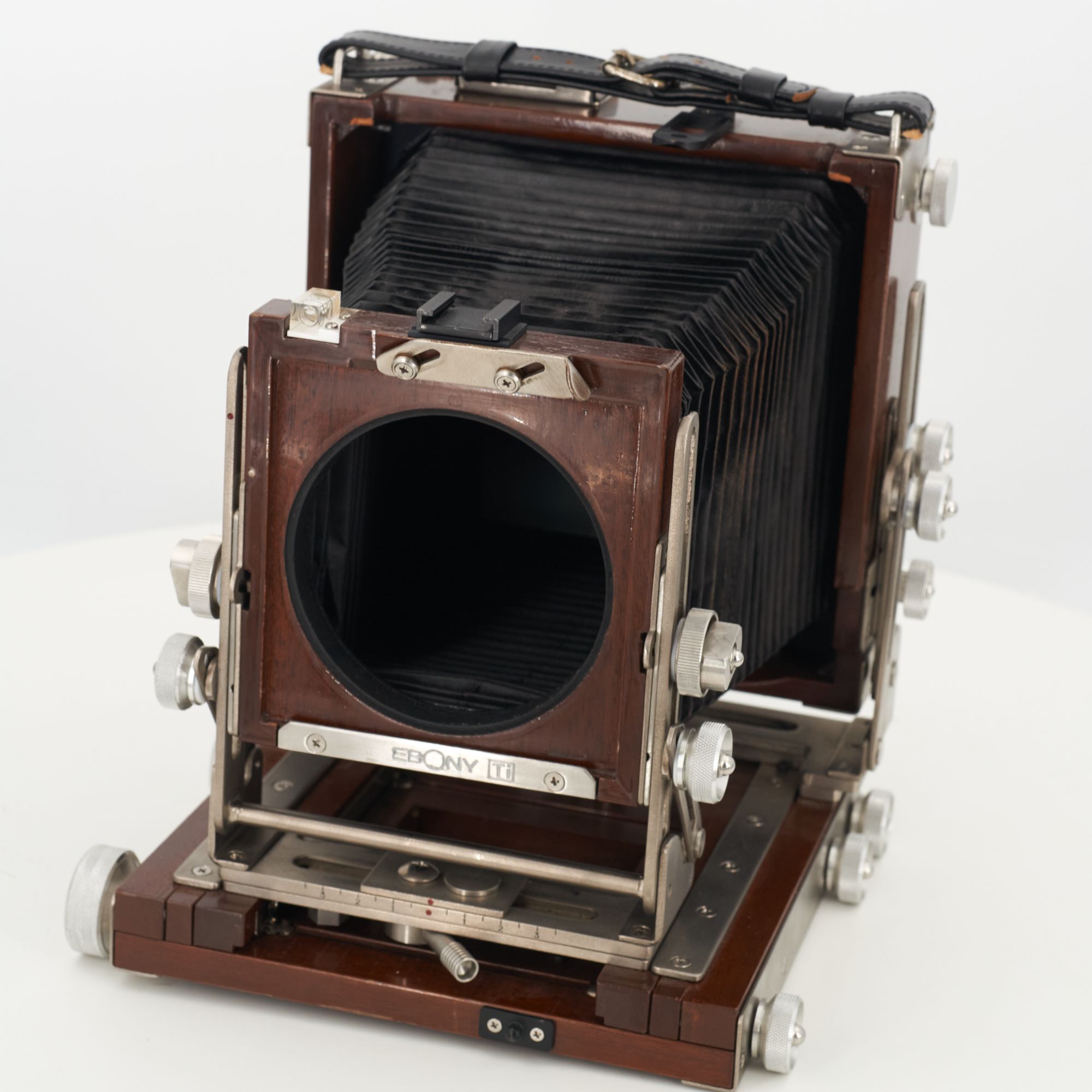 9新  二手依波尼TI大画幅相机机身