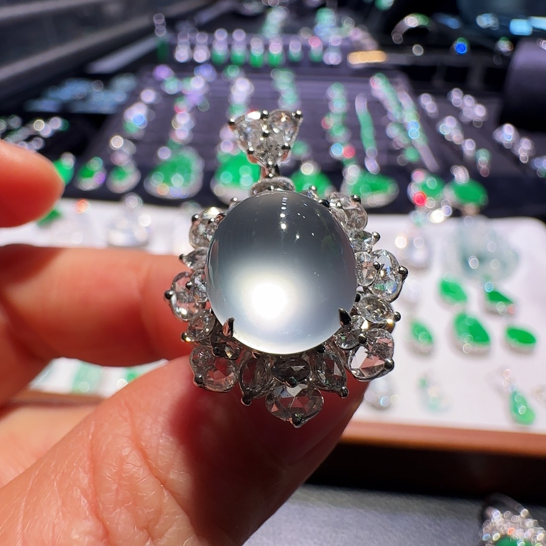 翡翠18K金镶嵌戒指戒指吊坠两用款