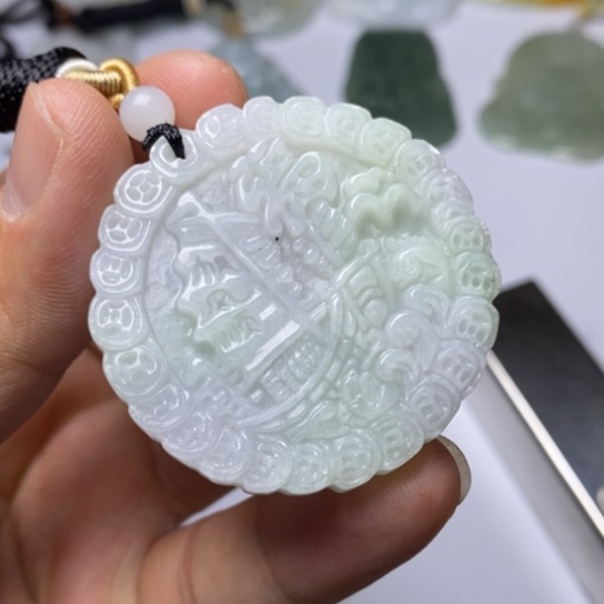 翡翠未镶嵌颈饰翡翠