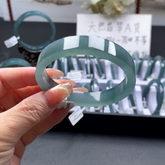 翡翠手镯未镶嵌55尺寸