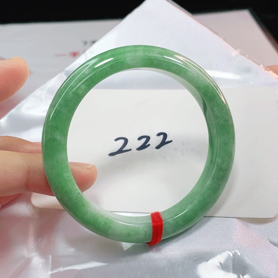 翡翠手镯未镶嵌57圈口