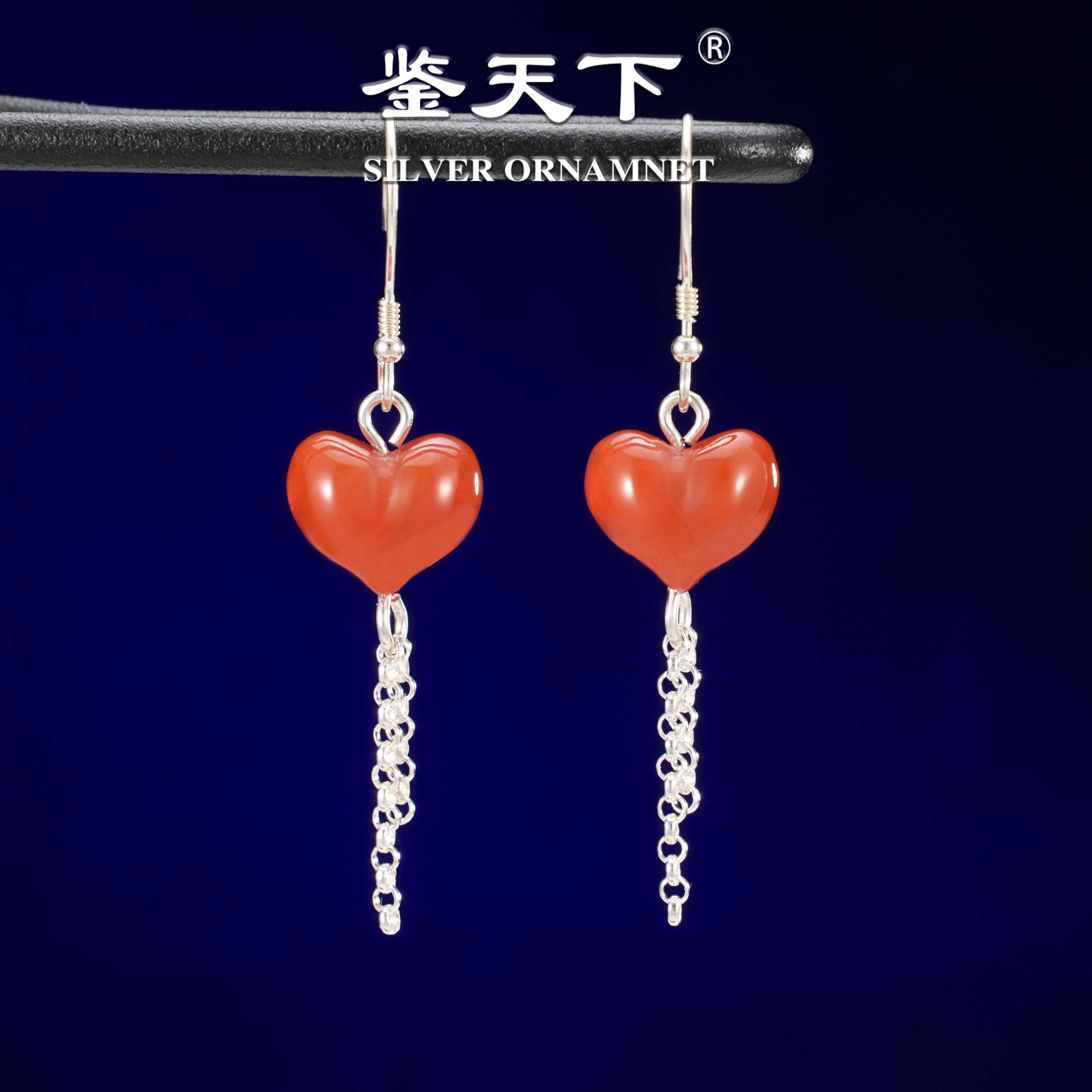 亮银简约爱心玛瑙耳饰07220386