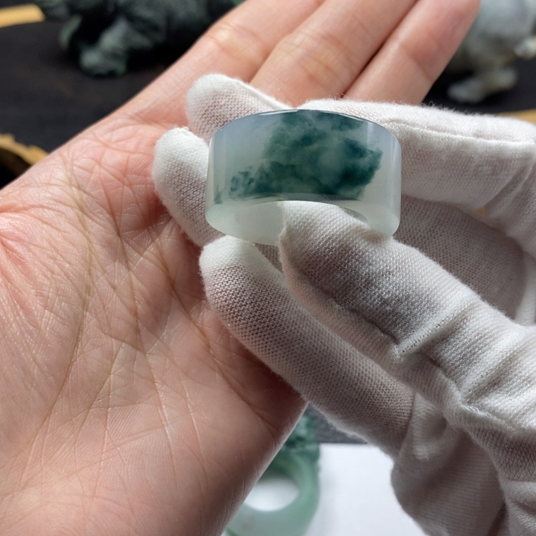 好***方定制翡翠未镶嵌戒圈