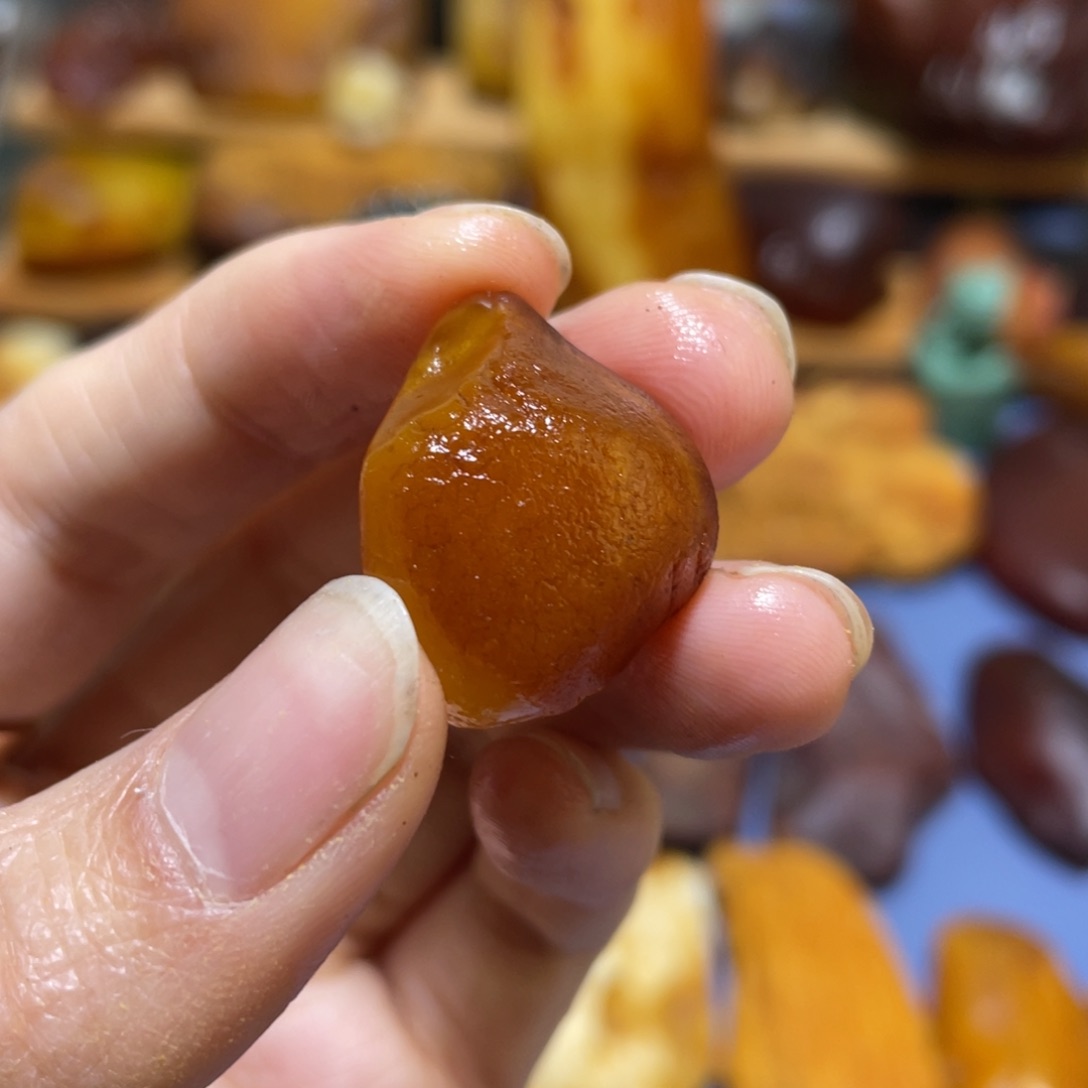 定制琥珀未镶嵌原石