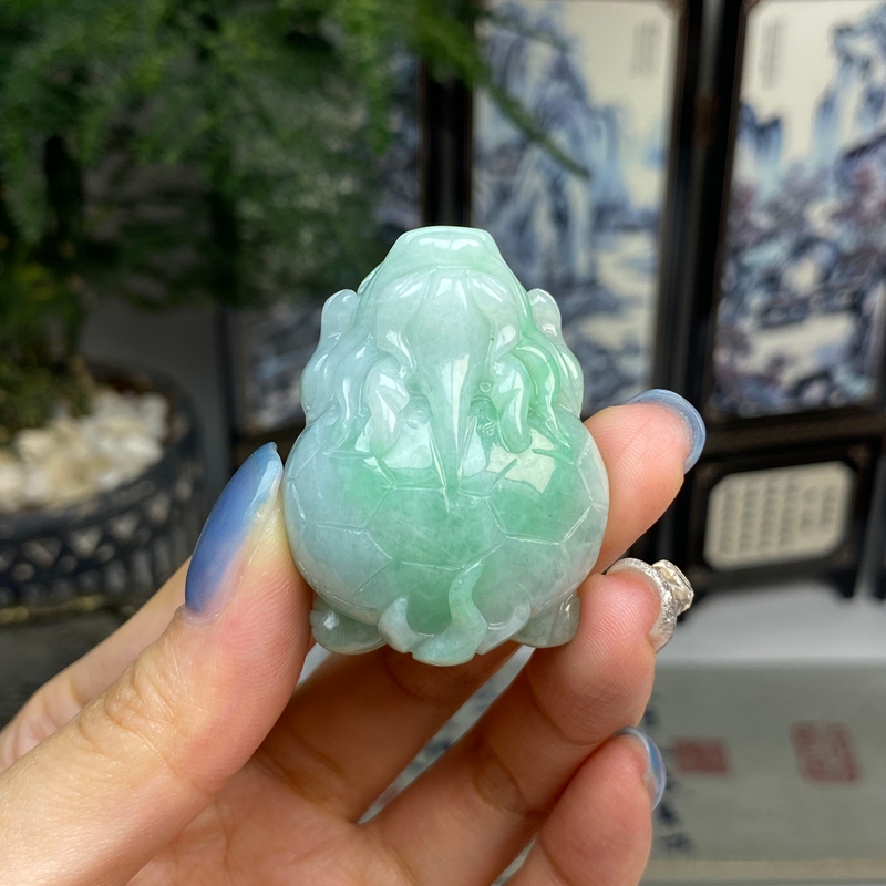 飘绿赑屃龙龟挂件摆件手把件 天然翡翠A货