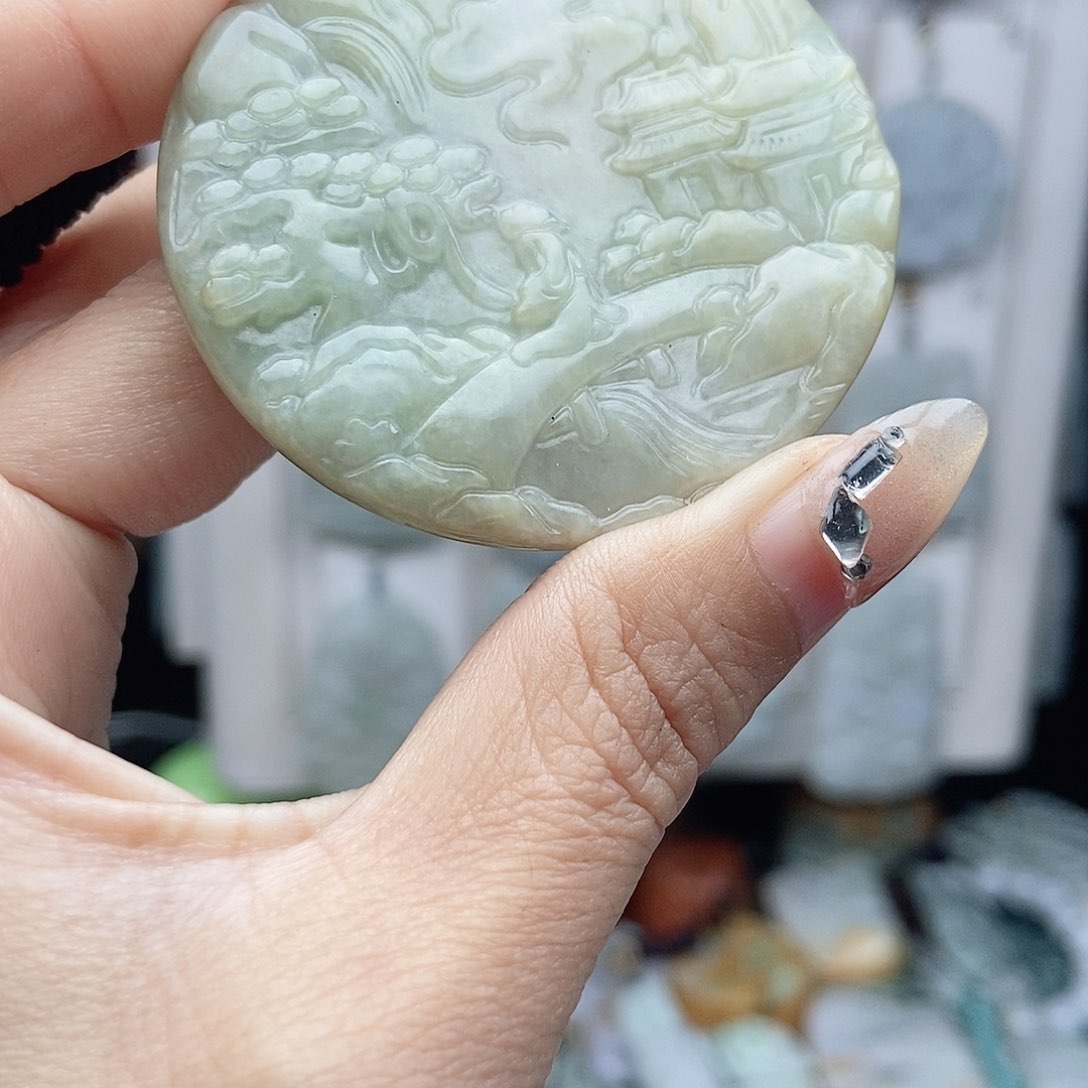 翡翠颈饰未镶嵌翡翠