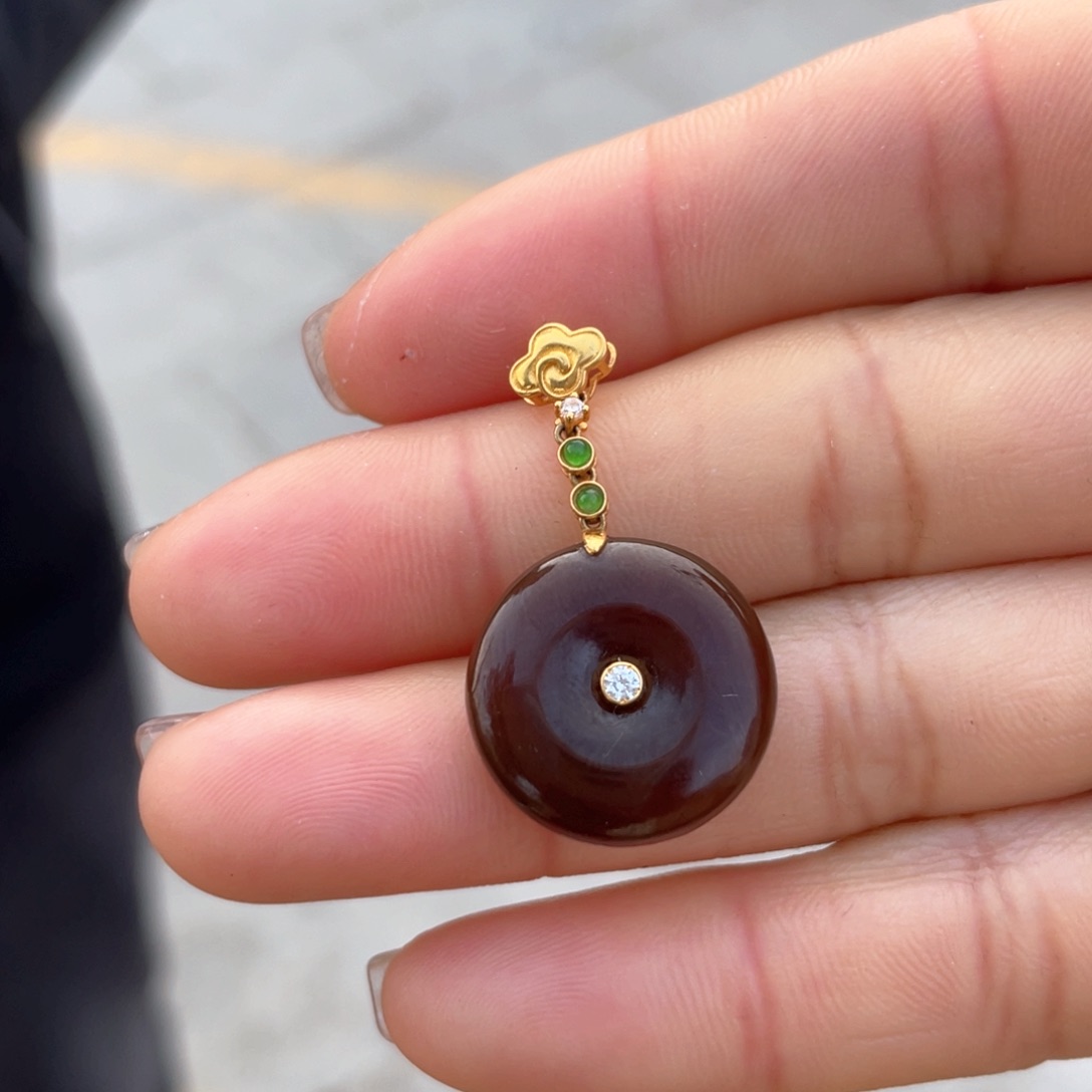 和田玉颈饰18K金镶嵌