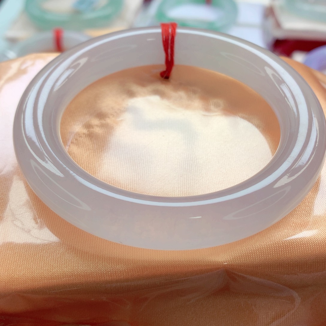 翡翠手镯（圆镯）未镶嵌师妹荧光棒