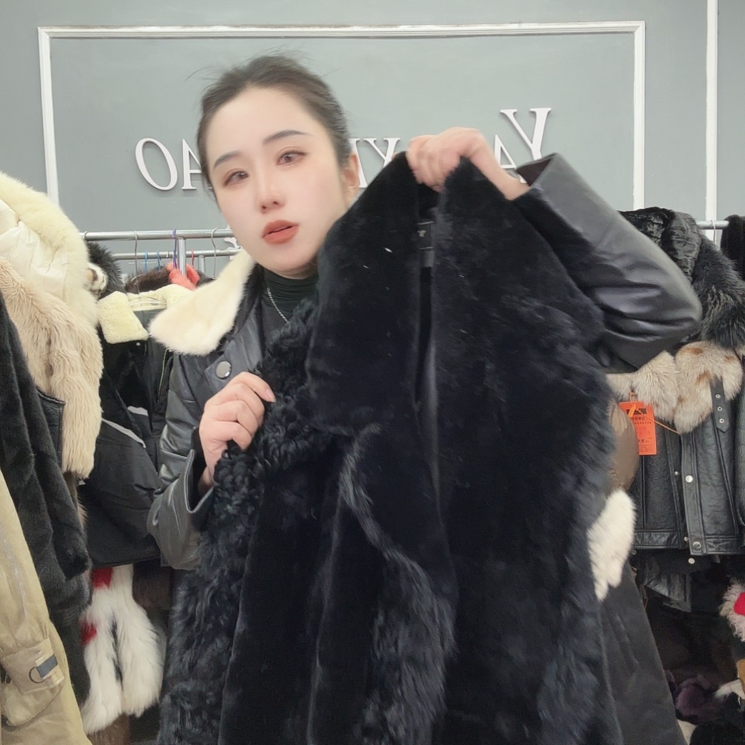 姚小妖家高端皮草