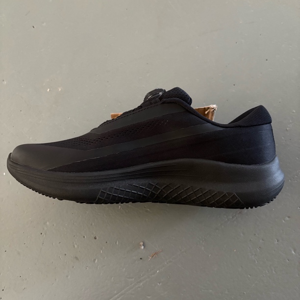 双网男女同款纽扣碳板运动鞋（库存尾货微瑕）