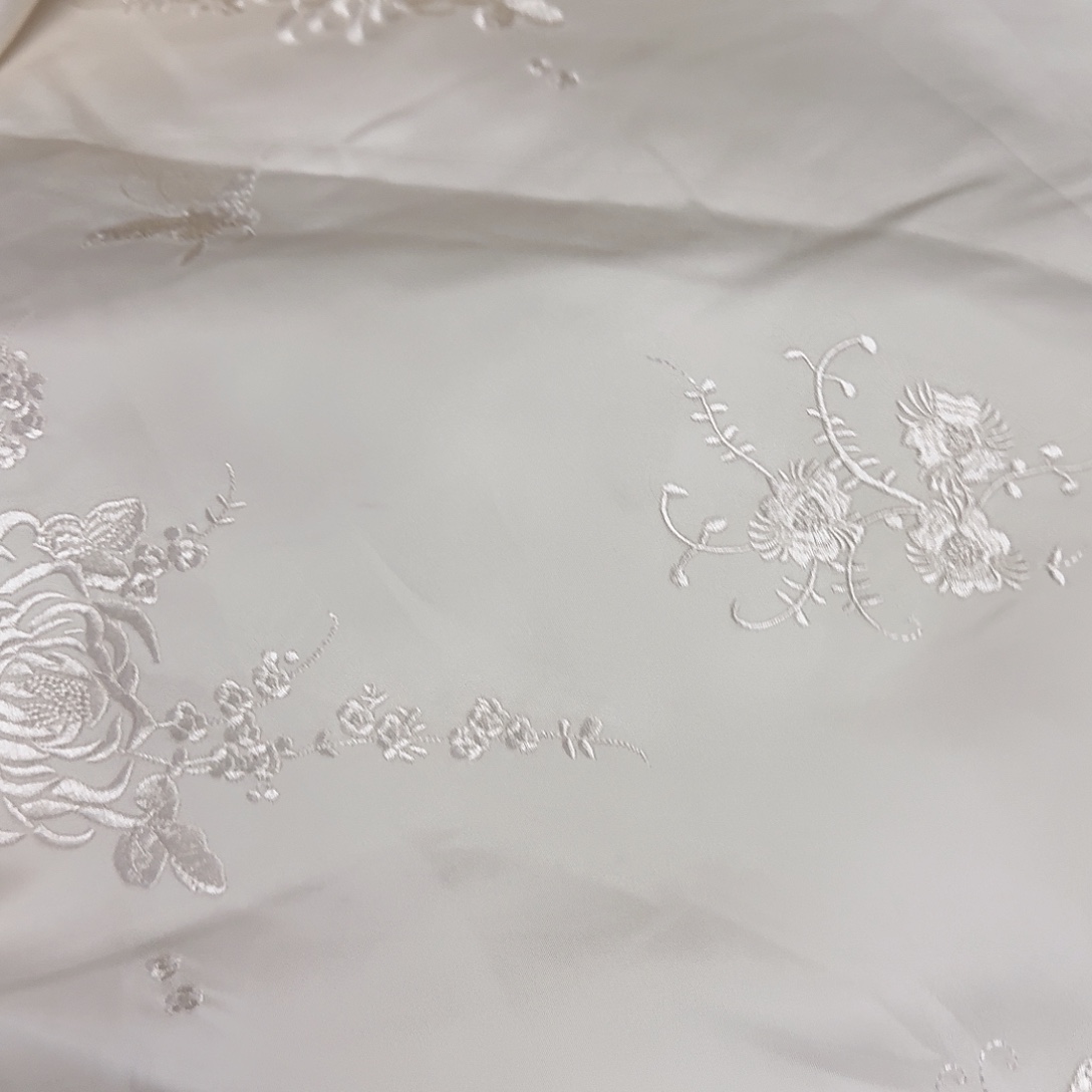 缎面绣花一米价格