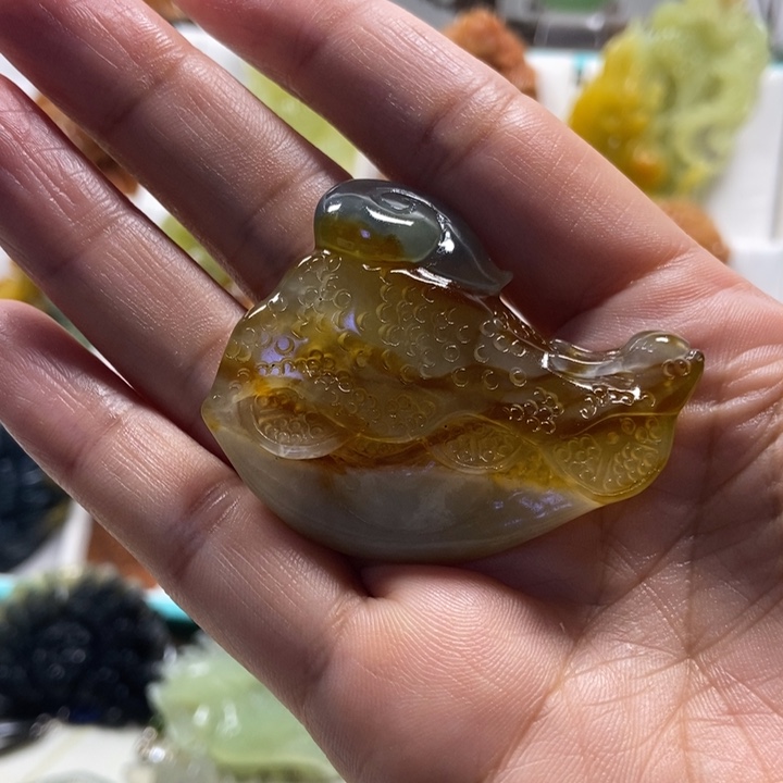 蛇纹石玉颈饰合金