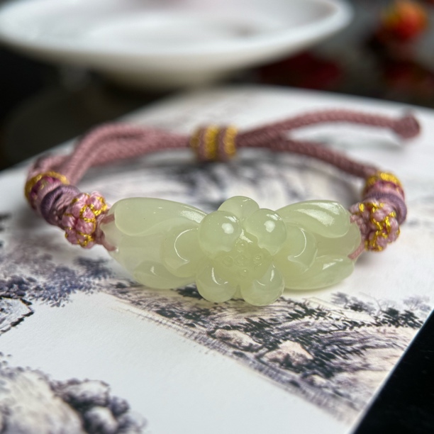 和田玉黄玉莲花手牌