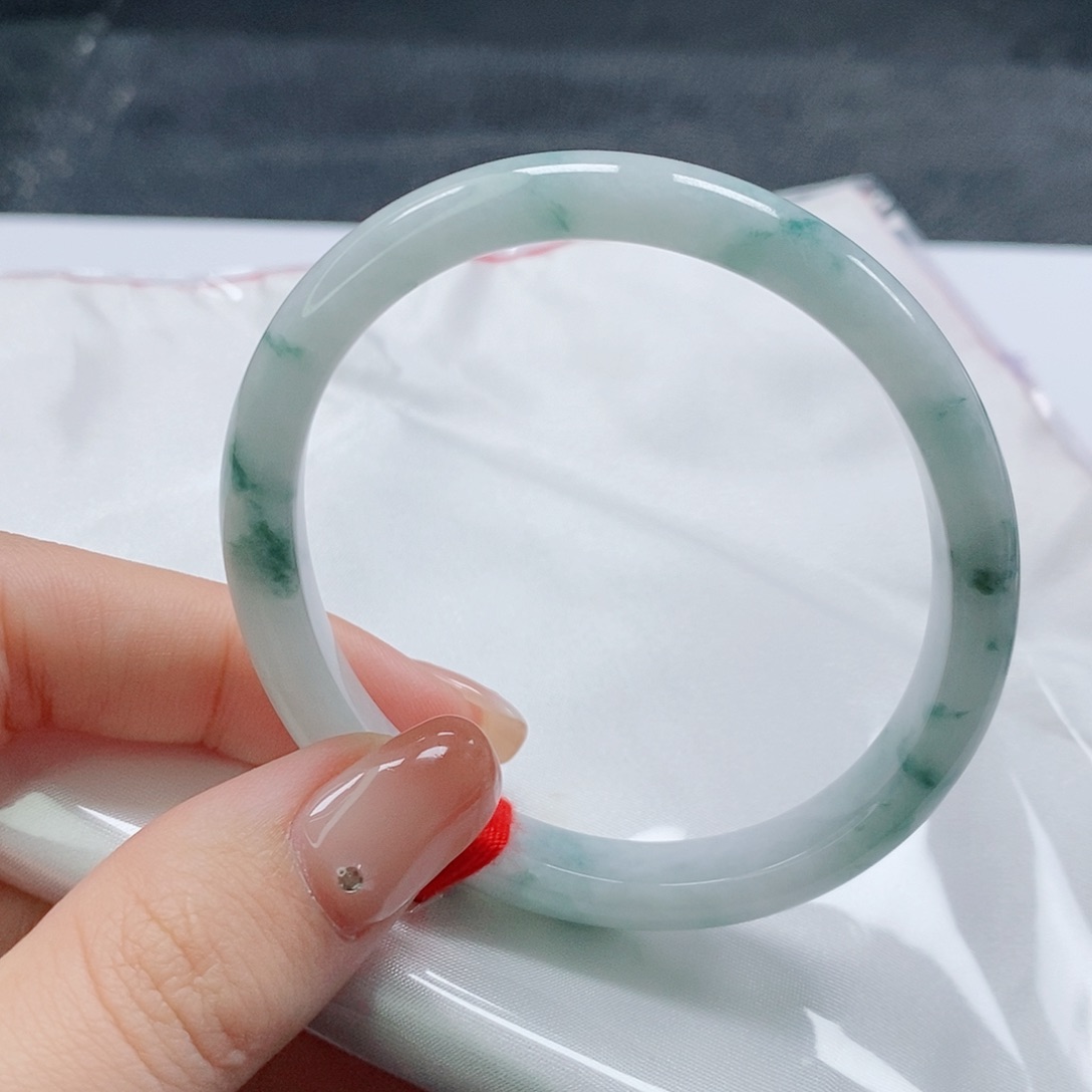 【闪购商品】未镶嵌手镯（贵妃镯）翡翠539号