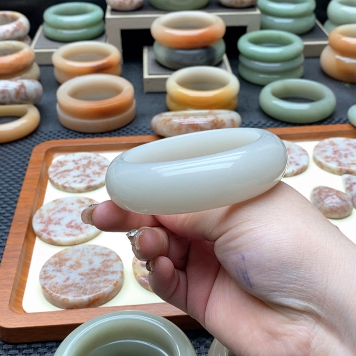 【闪购商品】石英质玉规格未镶嵌