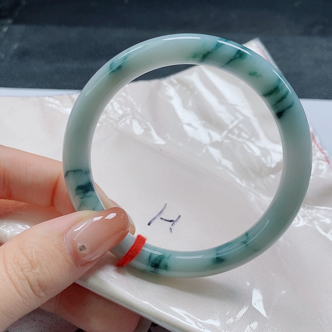 【闪购商品】未镶嵌手镯（圆镯）翡翠501号