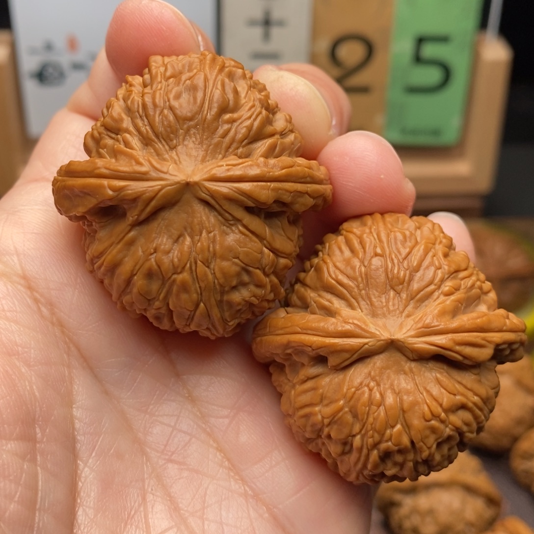 新***发把件文玩核桃白狮子42