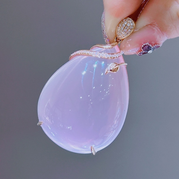137.39ct 18k玫瑰金芙蓉石吊坠 9500