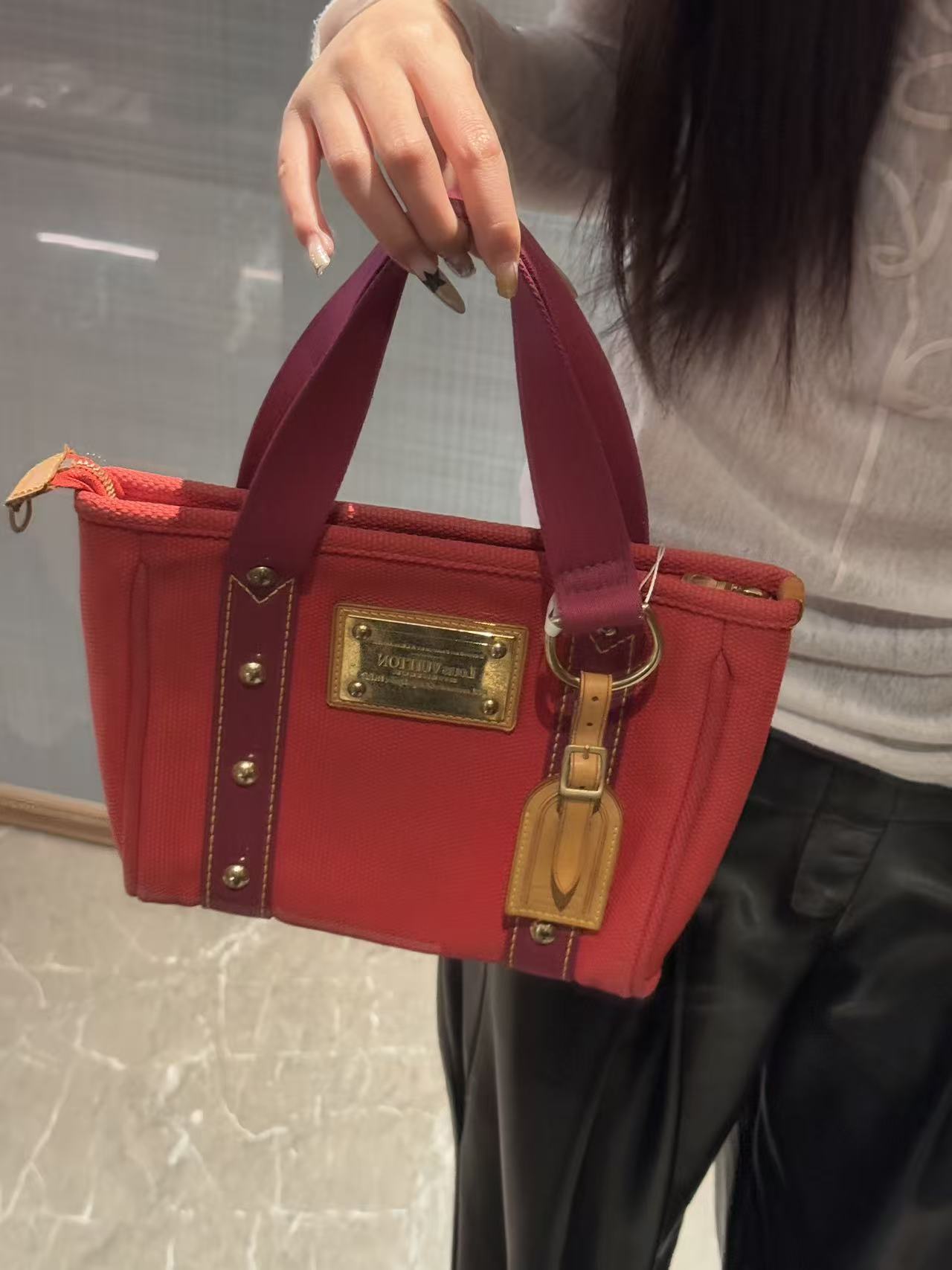 95新 LouisVuitton/路易威登 展会外场！桃粉色限量帆布托特手提包
