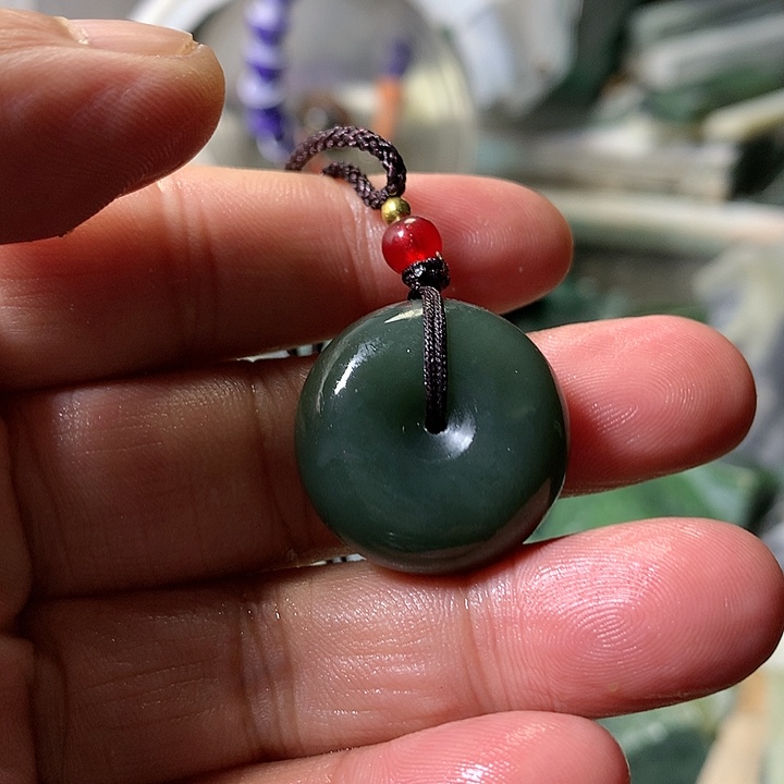 颈饰未镶嵌和田玉（糖玉）