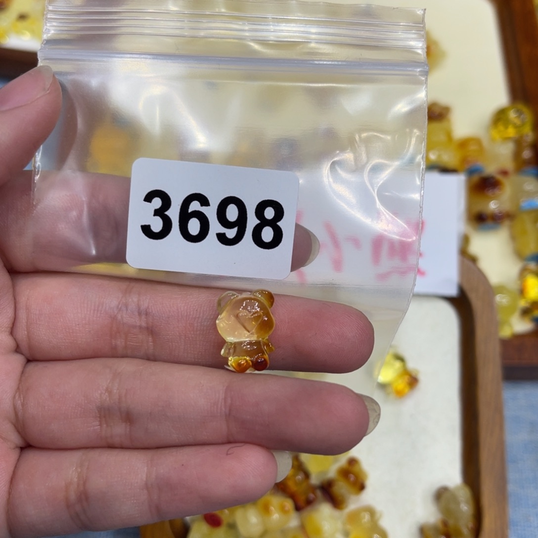 琥珀珠宝奇石未镶嵌