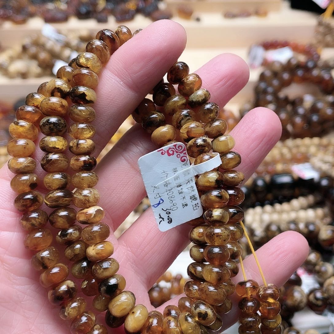 琥珀裸石未镶嵌八10702