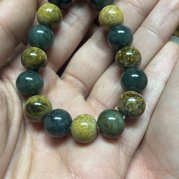 透闪石质玉珠宝奇石未镶嵌