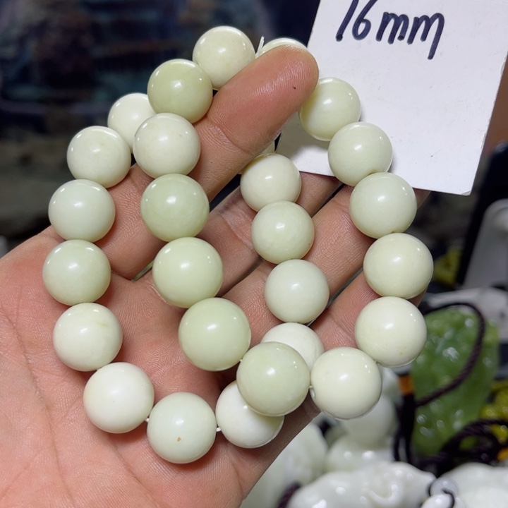蛇纹石玉手串未镶嵌