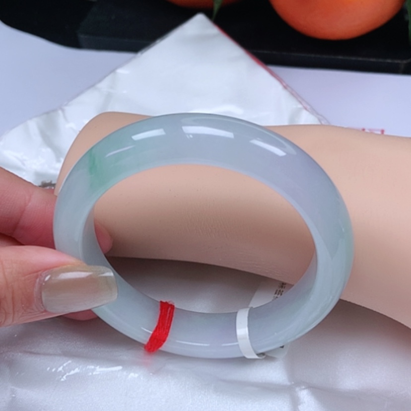 【闪购商品】翡翠手镯未镶嵌雅****8，