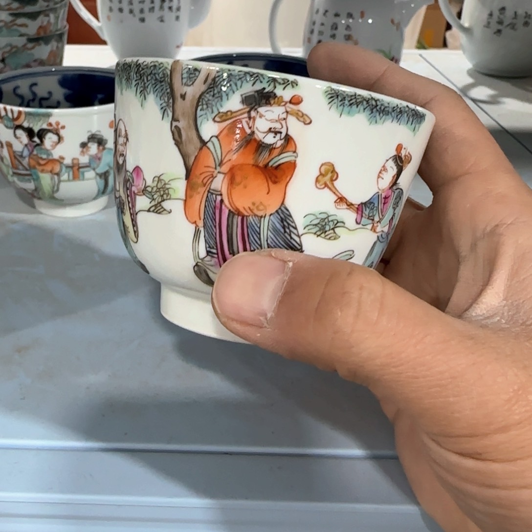 瓷片瓷器是在古阿撸铁之后发现自己